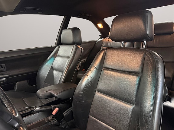 BMW 320i 9 of 22