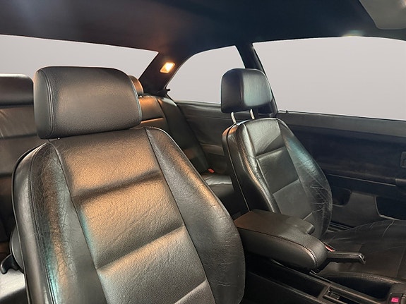 BMW 320i 12 of 22