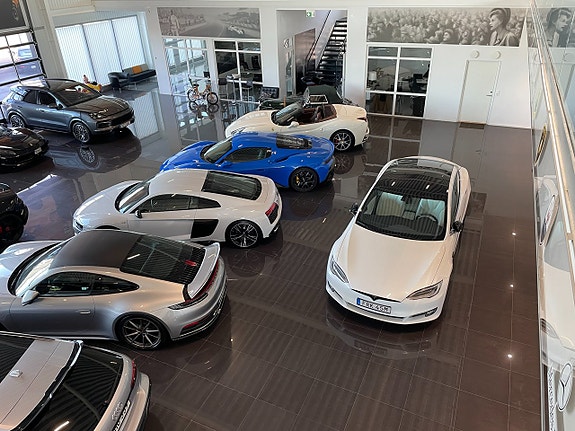 Tesla Model S 4 of 23