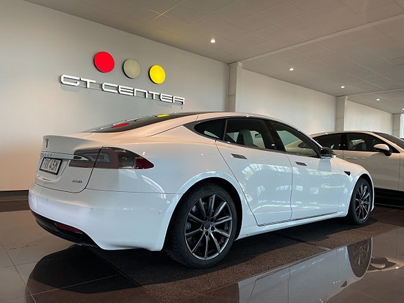 Tesla Model S 10 of 23