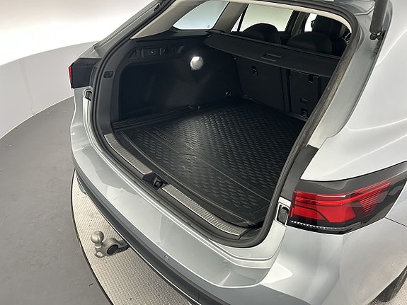 Volkswagen Passat 13 of 21