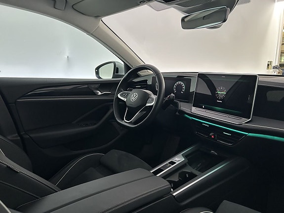 Volkswagen Passat 17 of 21