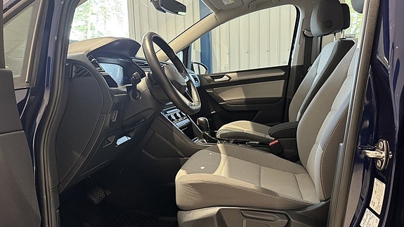 Volkswagen Touran 8 of 27