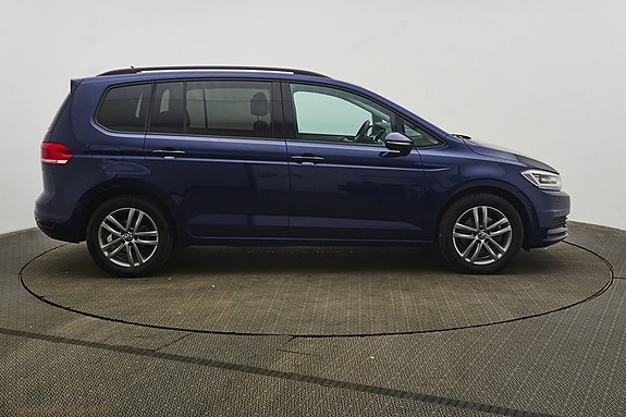 Volkswagen Touran 6 of 27