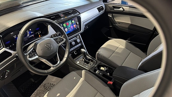 Volkswagen Touran 10 of 27