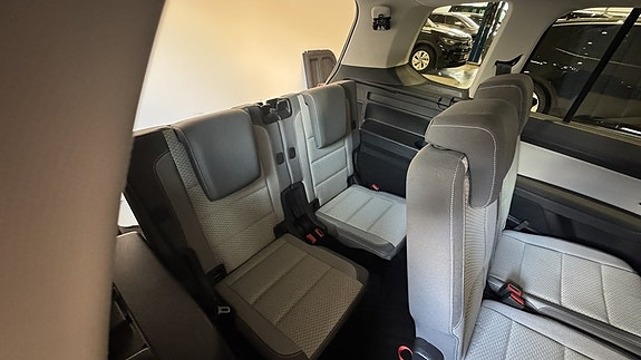 Volkswagen Touran 15 of 27