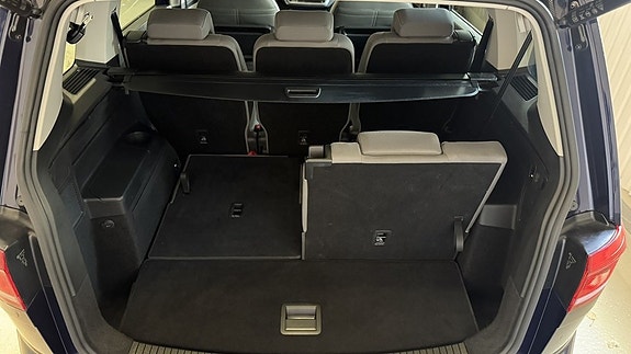 Volkswagen Touran 17 of 27