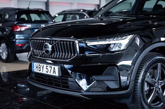 Volvo XC40 4 of 29