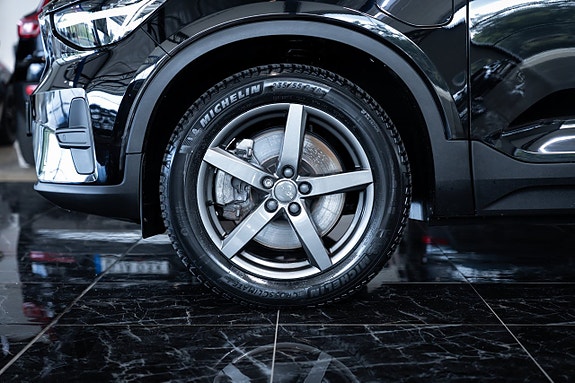 Volvo XC40 7 of 29