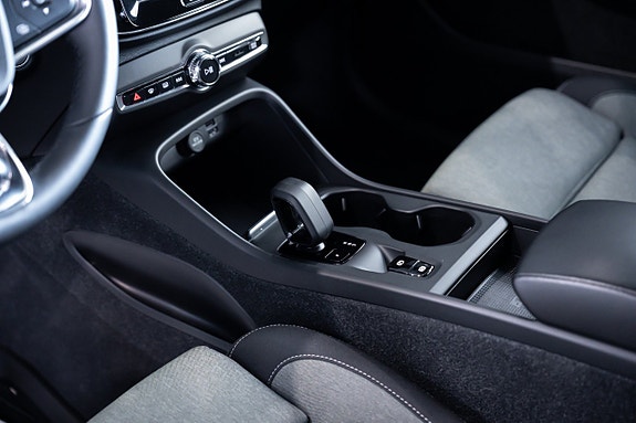Volvo XC40 16 of 29