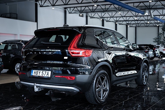 Volvo XC40 8 of 29