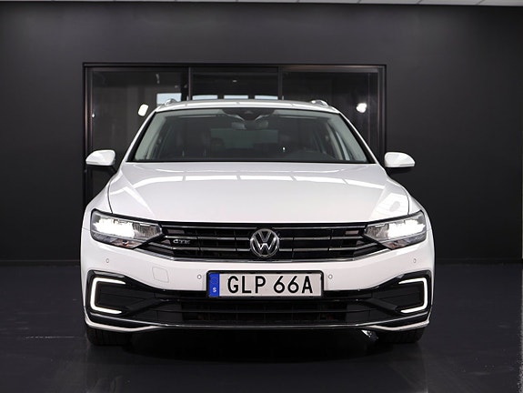 Volkswagen Passat 15 of 30