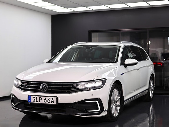 Volkswagen Passat 13 of 30
