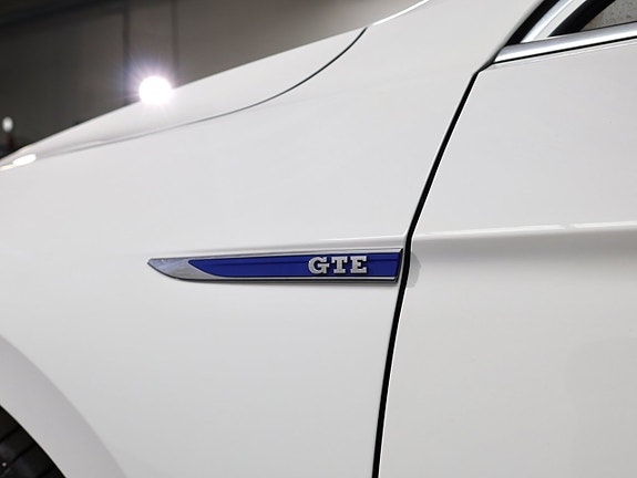 Volkswagen Passat 14 of 30