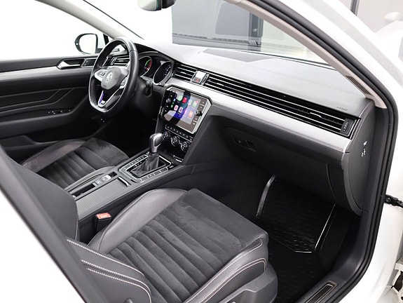 Volkswagen Passat 25 of 30