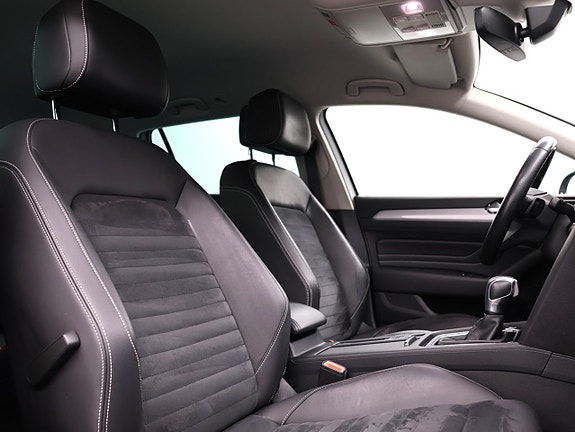 Volkswagen Passat 24 of 30