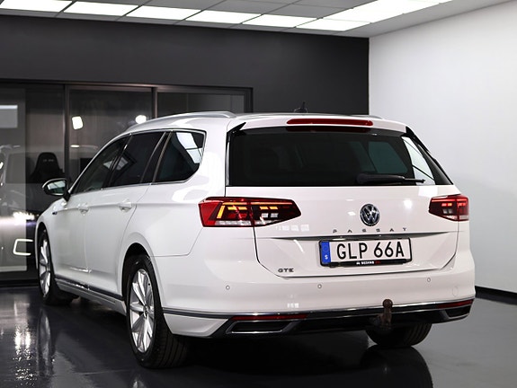 Volkswagen Passat 9 of 30
