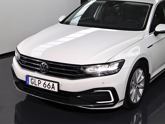 Volkswagen Passat 5 of 30