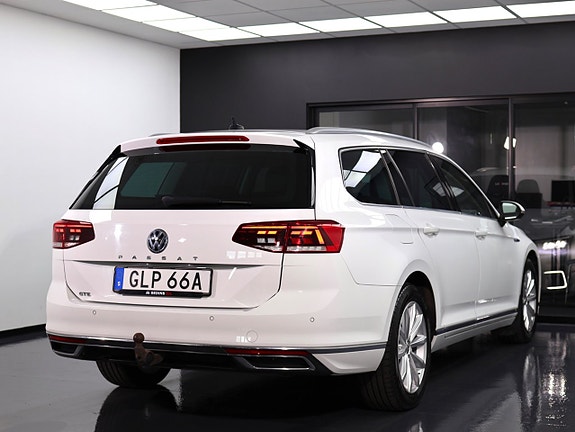 Volkswagen Passat 7 of 30