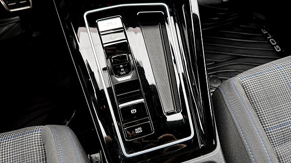 Volkswagen Golf I 17 of 19