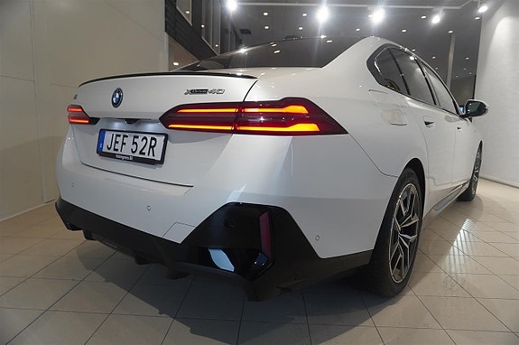 BMW i5 4 of 12