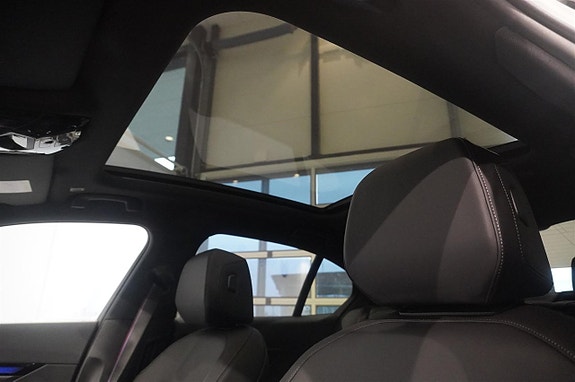 BMW i5 8 of 12