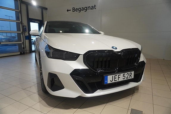 BMW i5 2 of 12