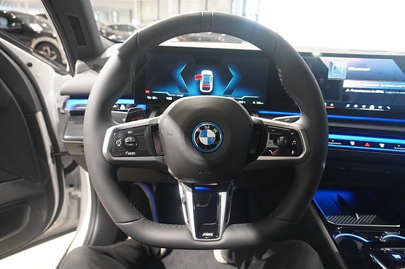 BMW i5 9 of 12