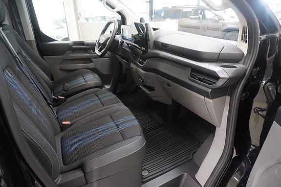 Ford Transit Custom 11 of 18