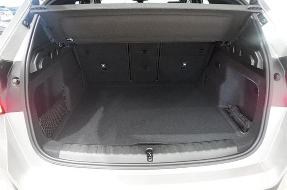BMW iX1 14 of 17