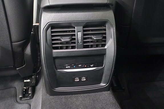 BMW 330e 8 of 18