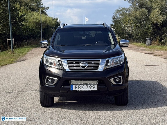 Nissan Navara 2 of 18