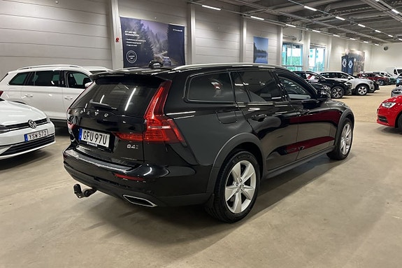 Volvo V60 Cross Country 3 of 24