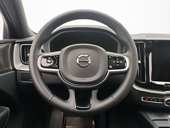Volvo XC60 12 of 30