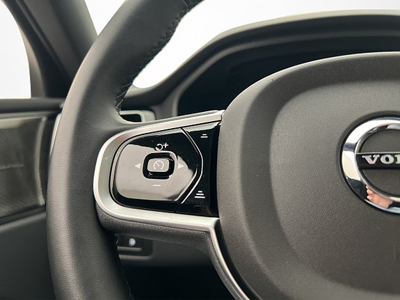 Volvo XC60 16 of 30