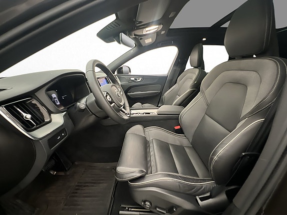 Volvo XC60 14 of 30