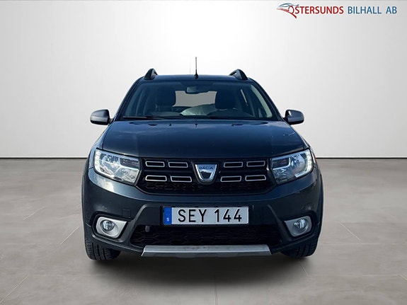 Dacia Sandero Stepway 2 of 11
