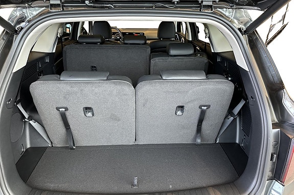 Kia Sorento 12 of 25