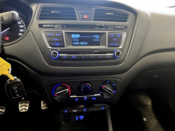 Hyundai i20 9 of 15