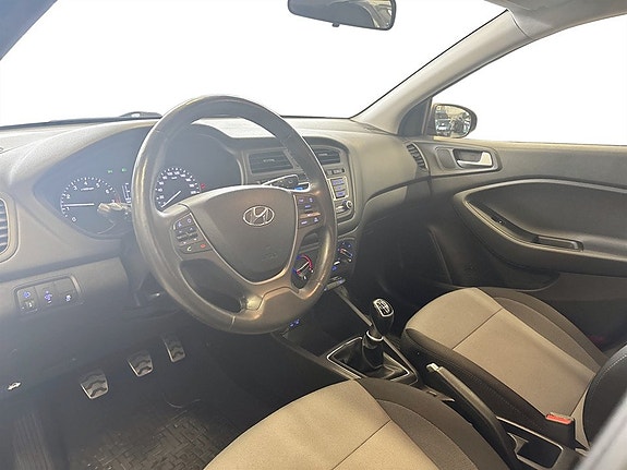 Hyundai i20 4 of 15