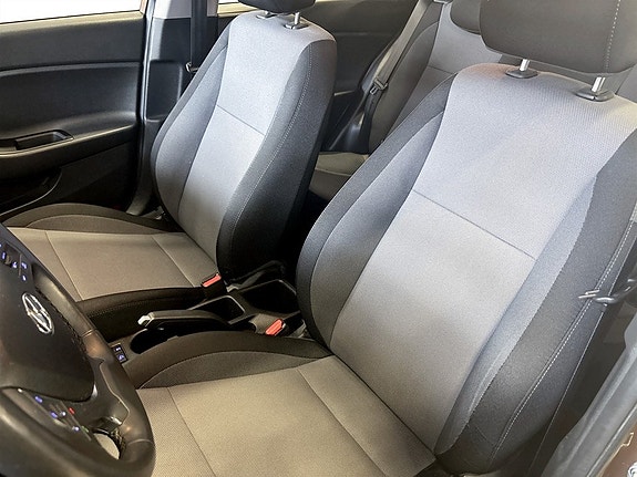 Hyundai i20 5 of 15