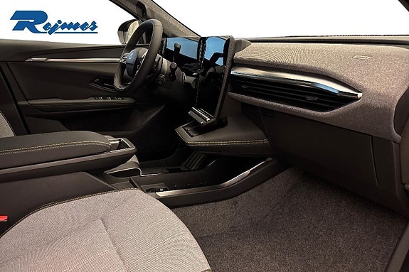 Renault Scenic E-Tech 6 of 19