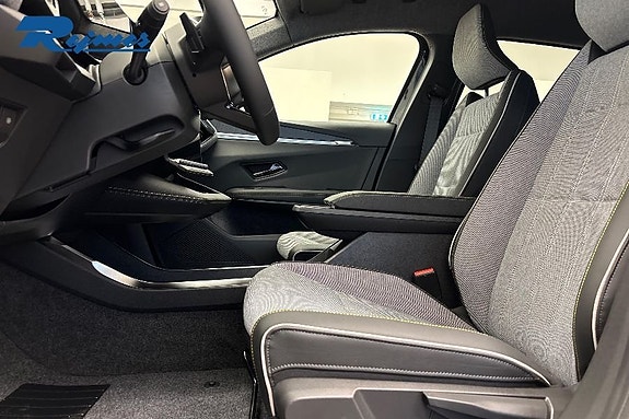 Renault Scenic E-Tech 8 of 19