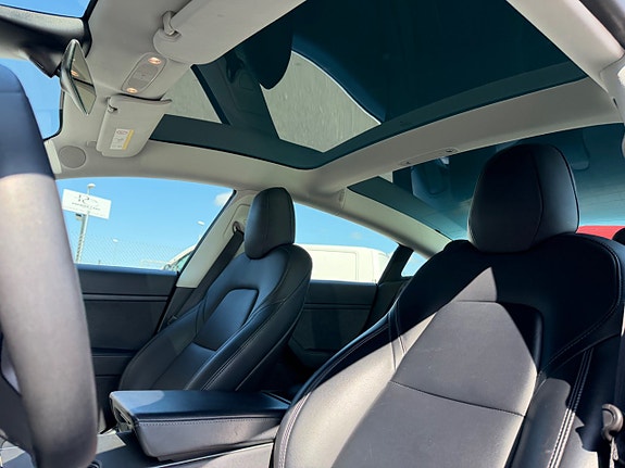 Tesla Model 3 18 of 22