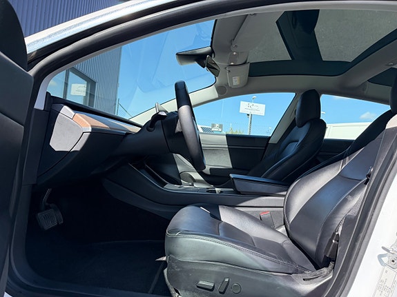 Tesla Model 3 15 of 22