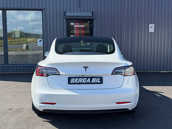 Tesla Model 3 9 of 22