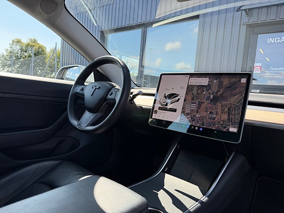 Tesla Model 3 16 of 22