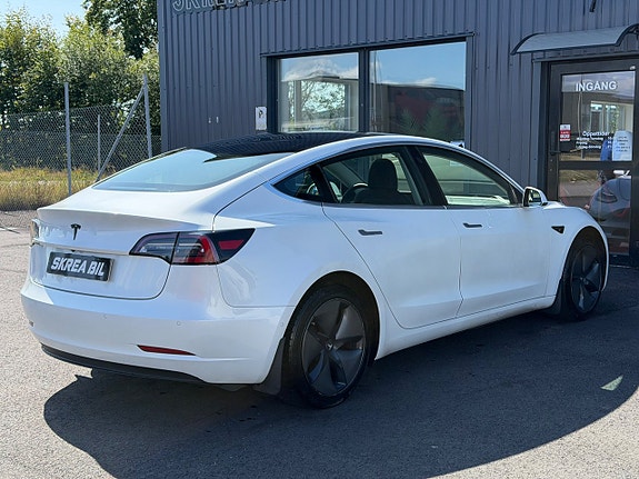 Tesla Model 3 11 of 22