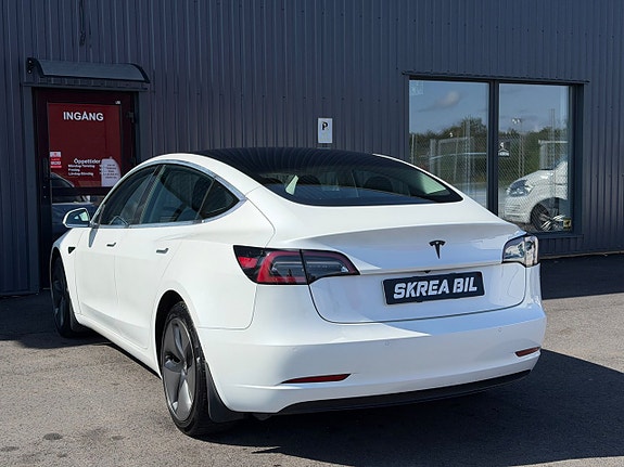 Tesla Model 3 8 of 22