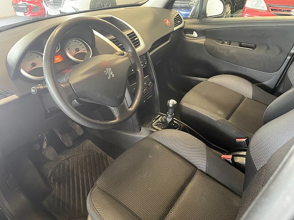 Peugeot 207 9 of 11